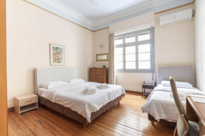 Ideal 4 bdr Apartment in Plaka for 10!